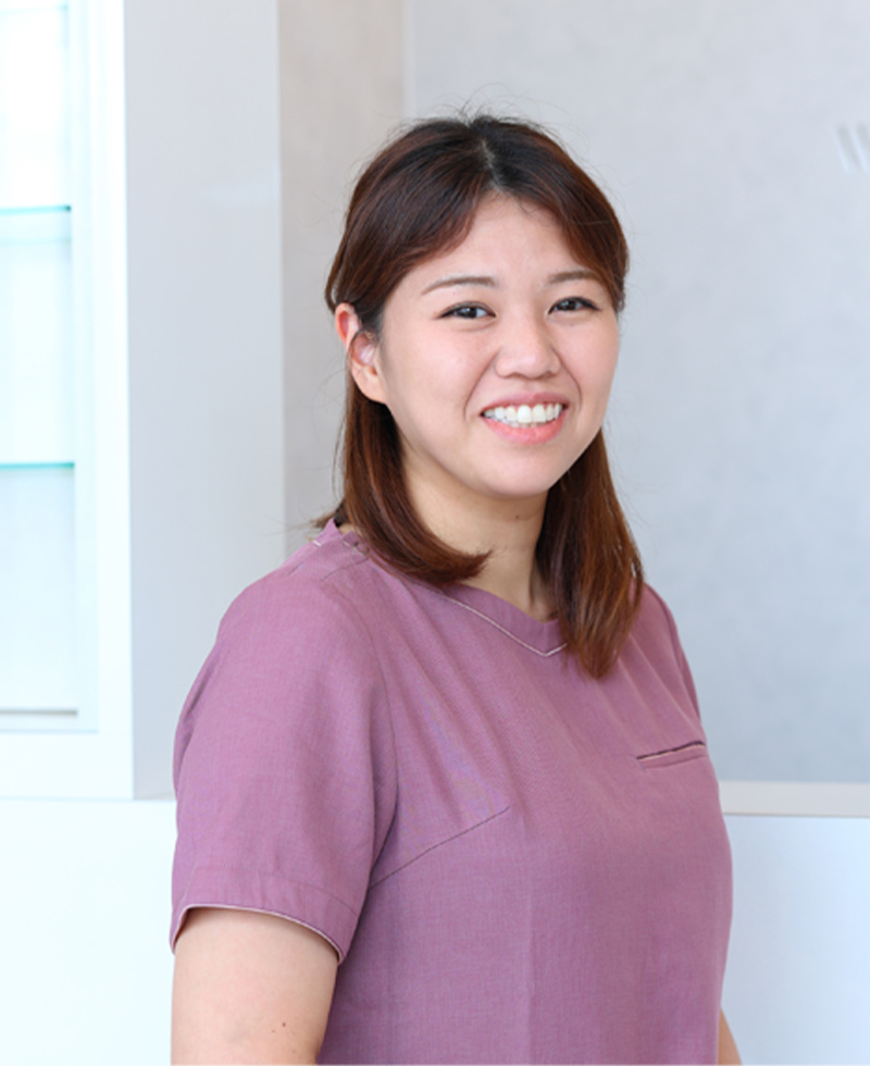 歯科医師 白土 彩子