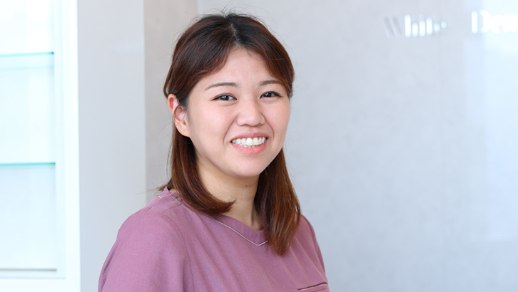 歯科医師 白土 彩子